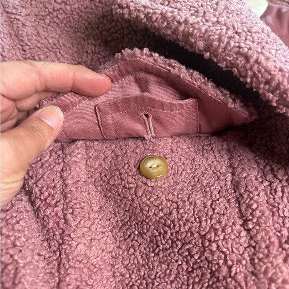GUC Vince- Faux Fur Jacket in Mauve. Size L - Picture 9 of 11